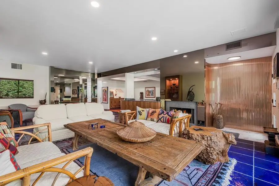 572 W Arenas Road #2, Palm Springs, CA 92262 - #2