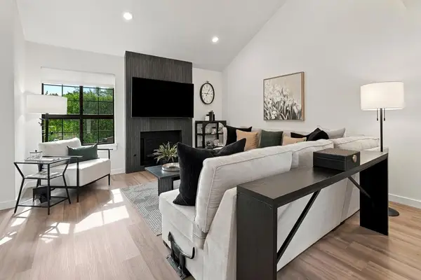 126 Avellino Circle, Palm Desert, CA 92211
