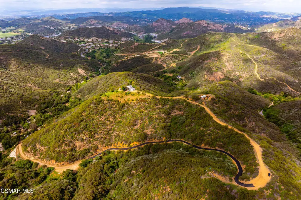 102 W Carlisle Road, Thousand Oaks, CA 91361 - #1