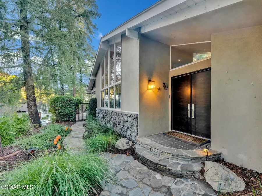 17032 Cotter Place, Encino, CA 91436 - Image #2