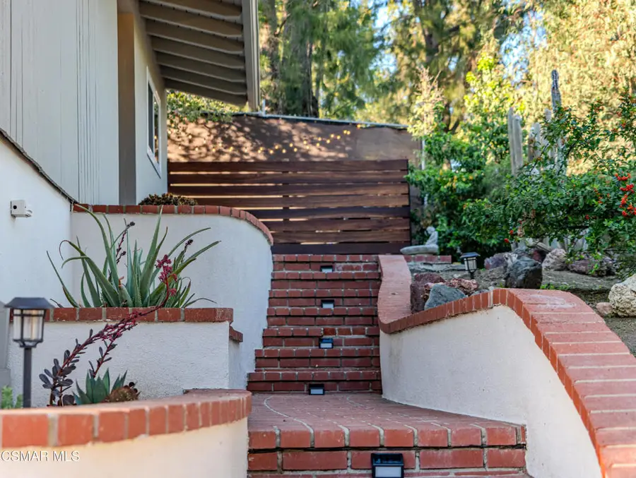 5101 Calatrana Drive, Woodland Hills, CA 91364 - #3