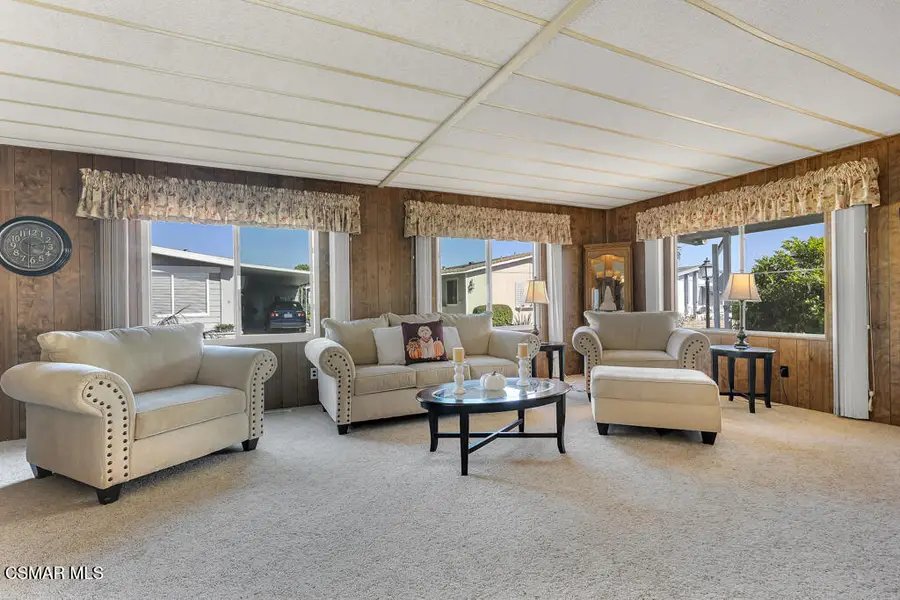 92 Poinsettia Gardens Drive, San Buenaventura Ventura, CA 93004 - Image #2