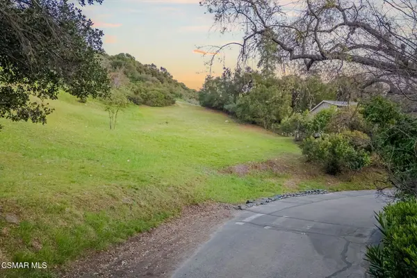 44 Upper Lake Road, Lake Sherwood, CA 91361