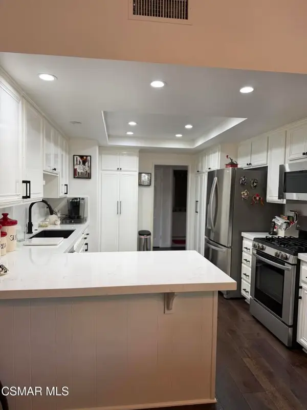 14050 Magnolia Boulevard #105, Sherman Oaks, CA 91423