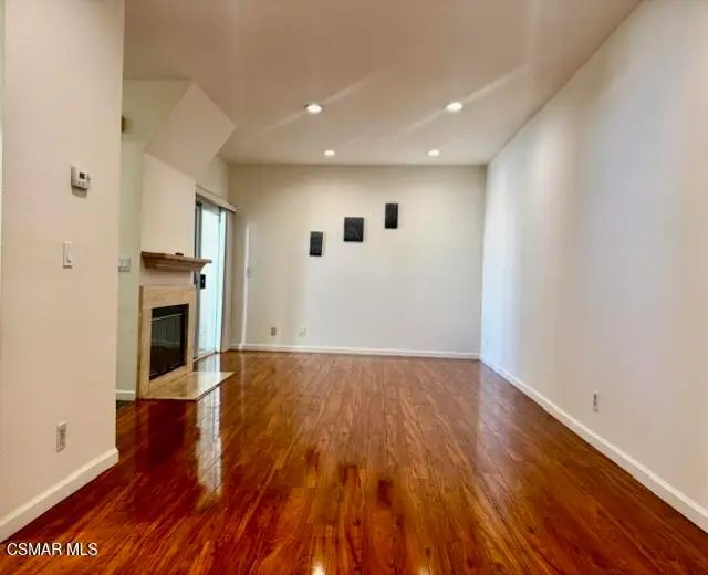 688 Indian Oak Lane #107, Oak Park, CA 91377 - #3