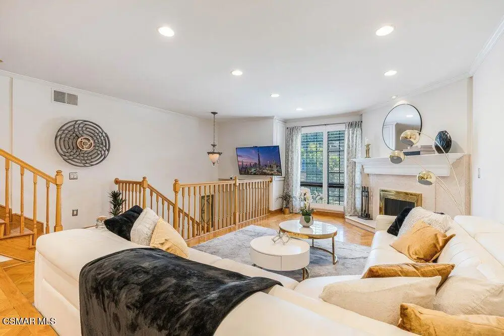 18102 Burbank Boulevard #29, Tarzana, CA 91356 - #1