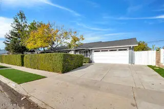135 W Gainsborough Road, Thousand Oaks, CA 91360 - #3