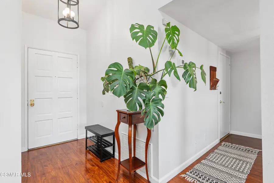 881 Warwick Avenue, Thousand Oaks, CA 91360 - #3