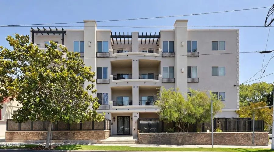 1410 N Curson Avenue #202, Los Angeles, CA 90046 - #3