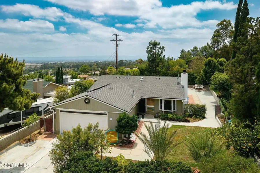 13949 Tucker Avenue, Sylmar, CA 91342 - #2