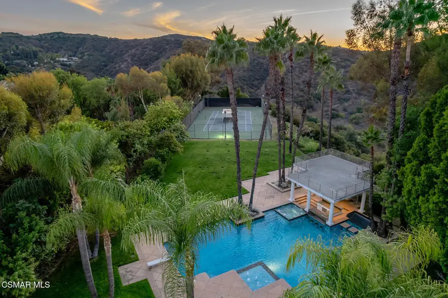 19808 Sleepyhollow Lane, Tarzana, CA 91356 - #2
