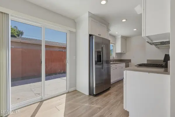 880 E Avenida De Las Flores, Thousand Oaks, CA 91360
