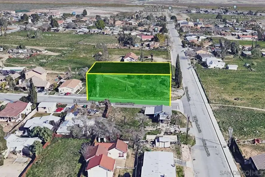 917 E Nicolet St, Banning, CA 92220 - #3