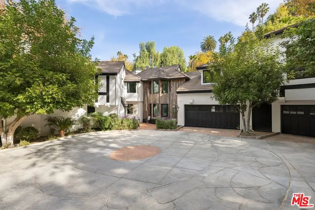 16881 Oak View Drive, Encino, CA 91436 - #1