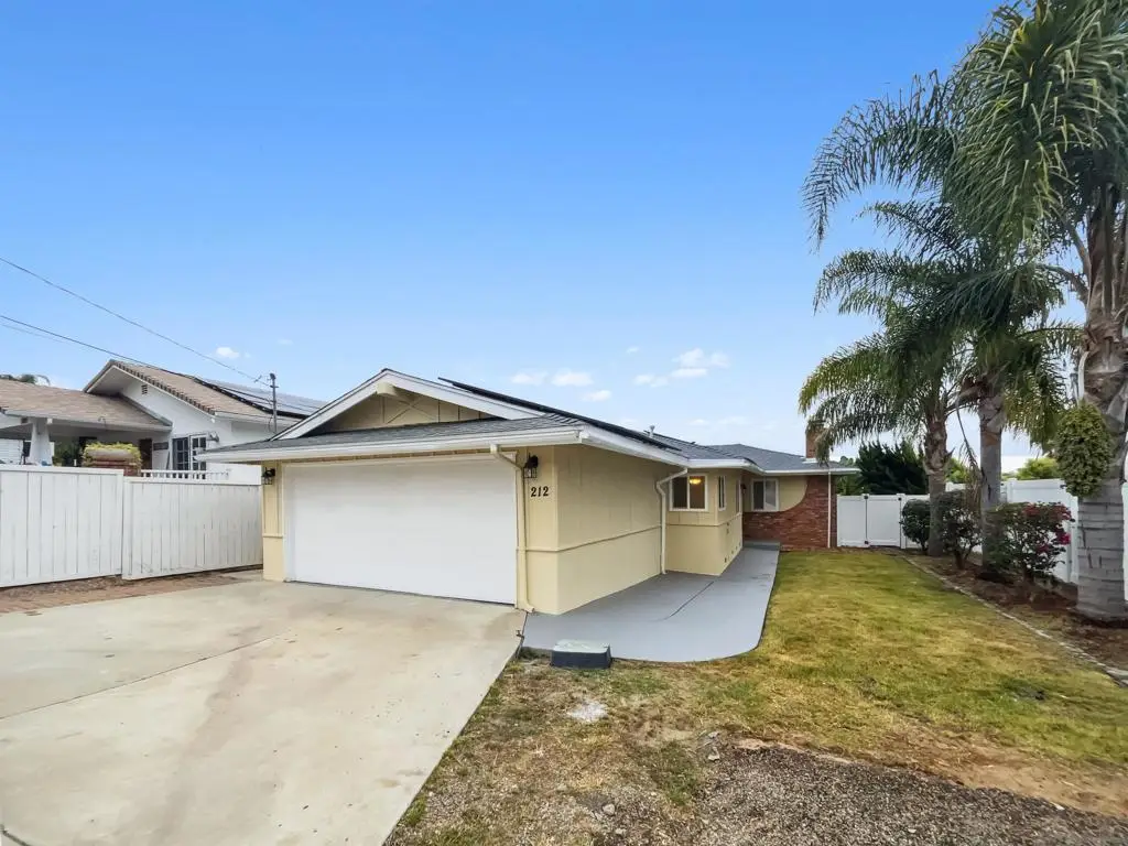 212 S Wisconsin St, Fallbrook, CA 92028 - Image #1