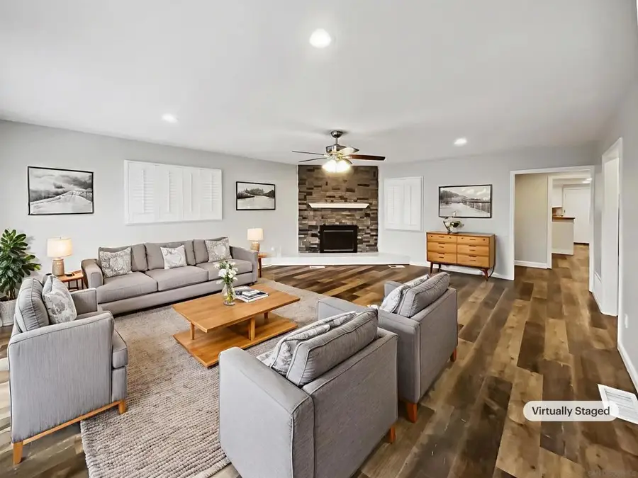 212 S Wisconsin St, Fallbrook, CA 92028 - Image #2