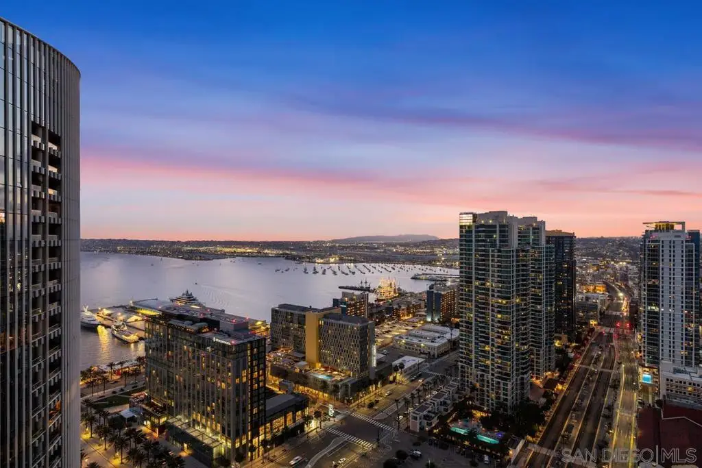 700 W E St #3502, San Diego, CA 92101 - Image #1