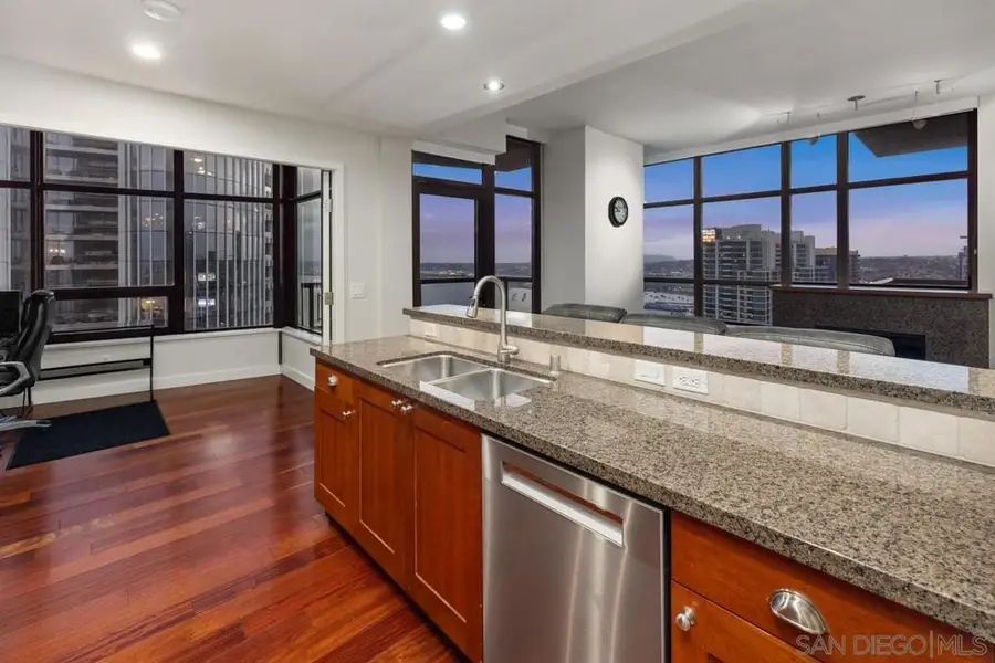 700 W E St #3502, San Diego, CA 92101 - Image #3