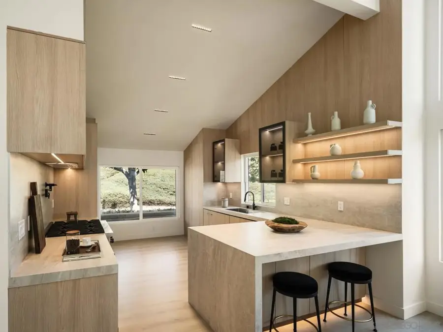 2163 Caminito Circulo Norte, La Jolla, CA 92037 - Image #3