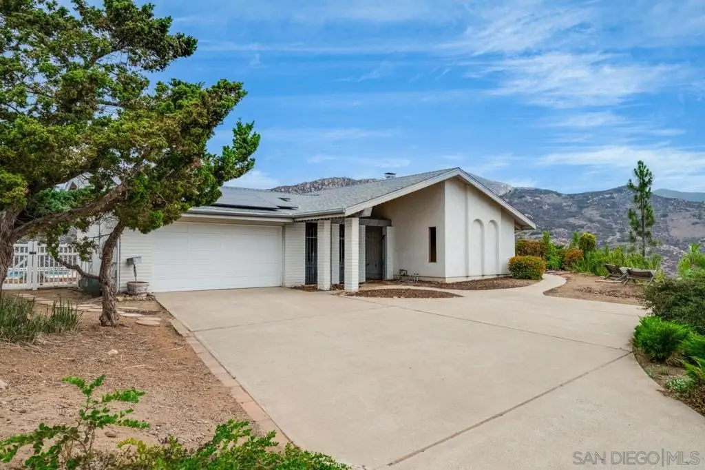 620 Singing Vista Ct, El Cajon, CA 92019 - Image #1