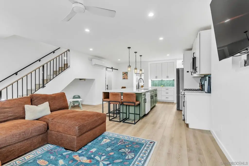 2146 Franklin Ave, San Diego, CA 92113 - Image #1