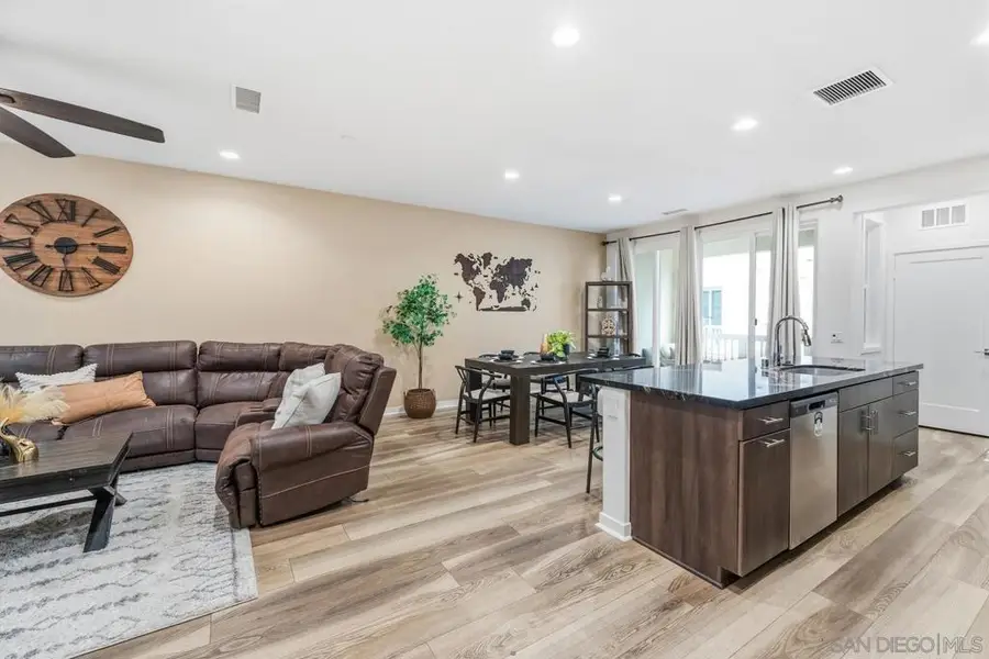 707 S S Mosaic St, Anaheim, CA 92805 - Image #3