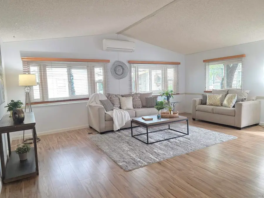 4832 Old Cliffs Rd, San Diego, CA 92120 - Image #2