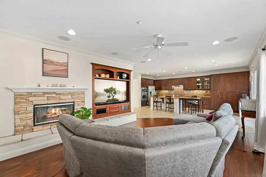 10562 Aspen Gln, Escondido, CA 92026 - Image #2