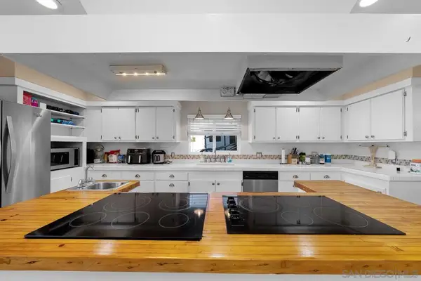 1607 Watwood Rd, Lemon Grove, CA 91945