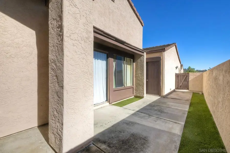 2049 Golden Circle Dr, Escondido, CA 92026 - #2