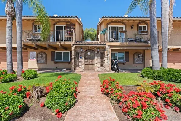 4230 48th St #9, San Diego, CA 92115