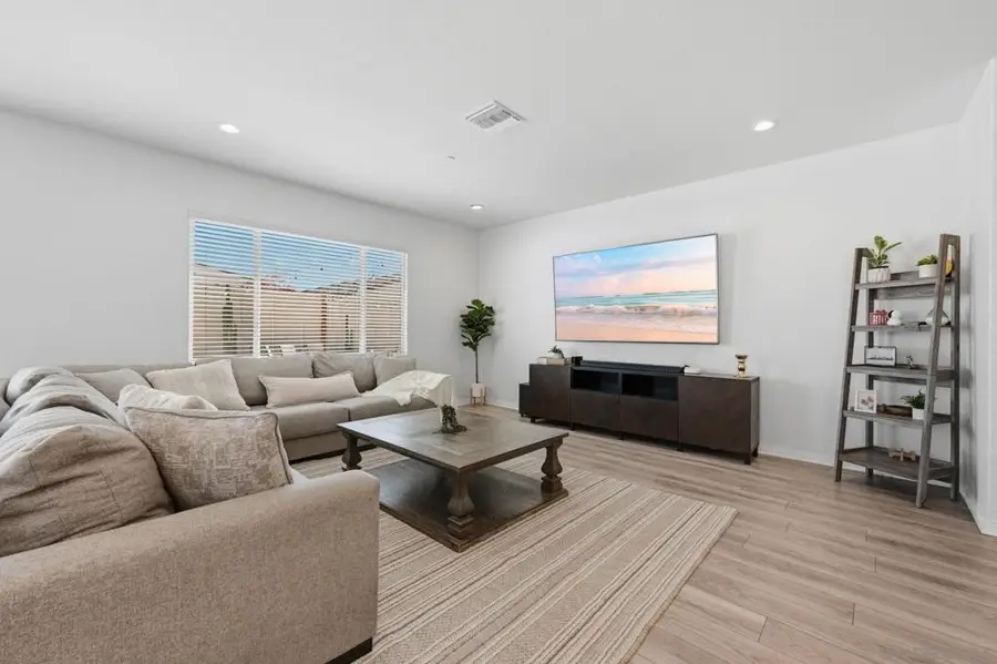 29078 Long Horn Ln, Winchester, CA 92596 - Image #3