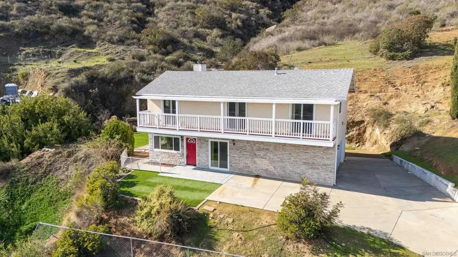 11817 Altadena Rd, Lakeside, CA 92040 - Image #2