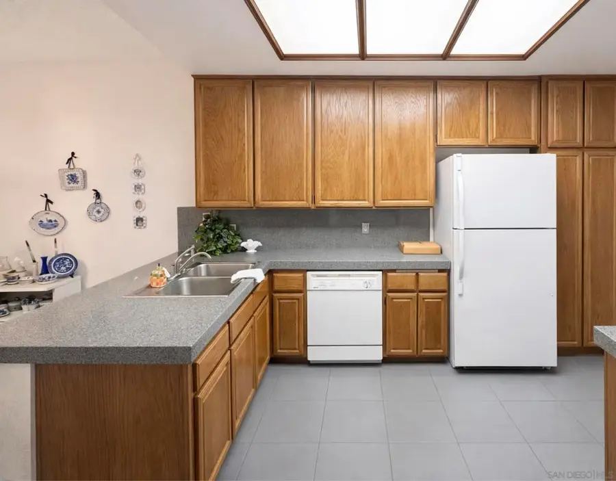 13078 Mindanao Way #101, Marina Del Rey, CA 90292 - Image #3