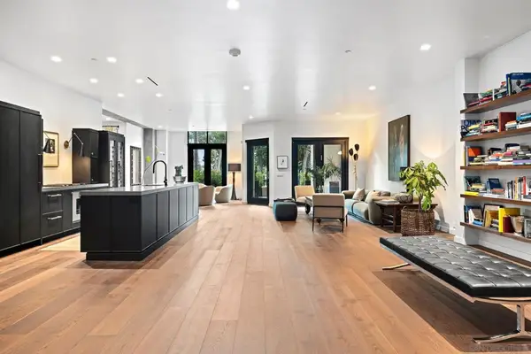 2500 6th Ave #TH04, San Diego, CA 92103