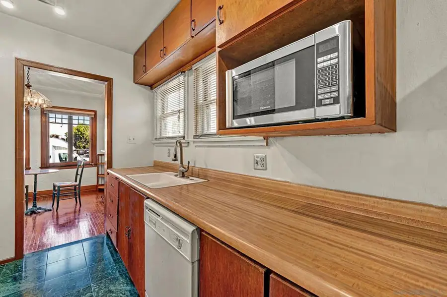 3055 Suncrest, San Diego, CA 92116 - #3