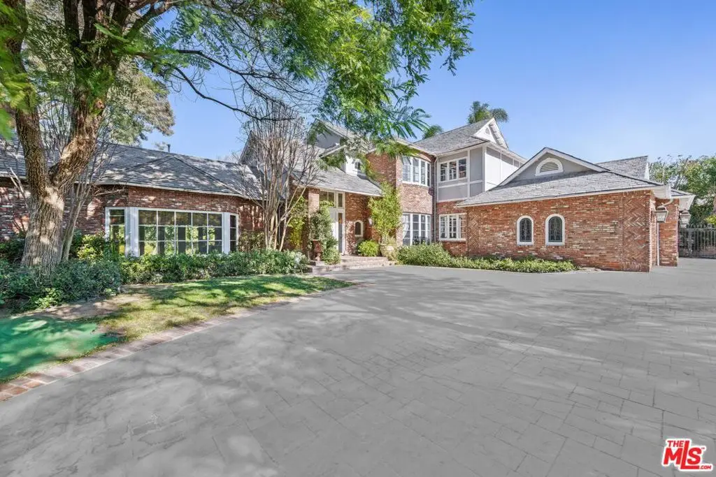 19333 Wells Drive, Tarzana, CA 91356 - Image #1