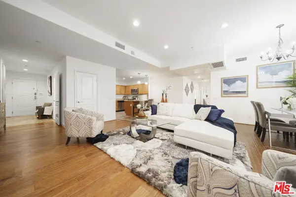 929 S St Andrews Place #102, Los Angeles, CA 90019