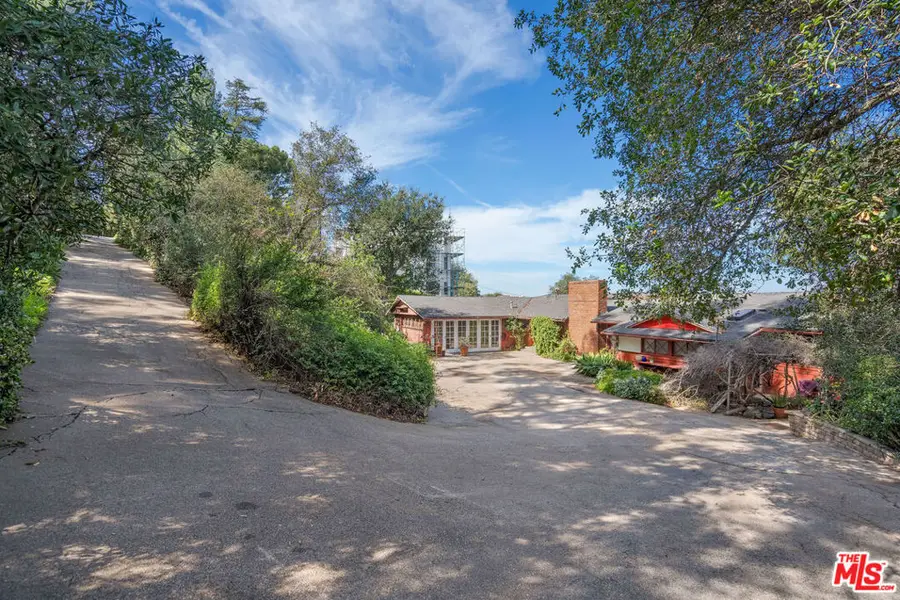 15739 Mulholland Place, Los Angeles, CA 90049 - #3