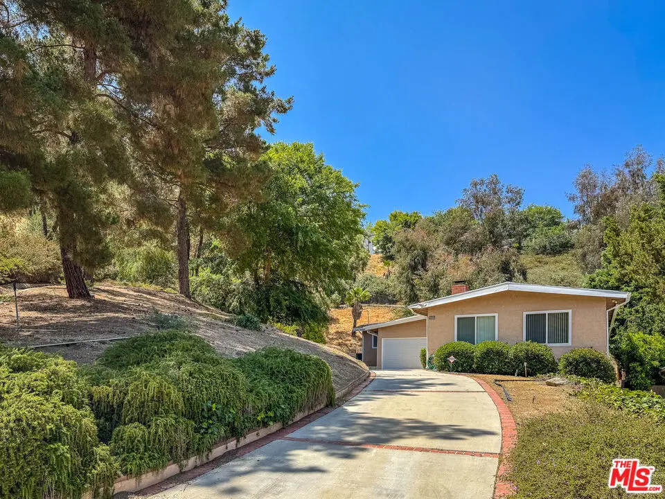 22297 Buena Ventura Street, Woodland Hills, CA 91364 - Image #1