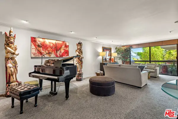 851 N Kings Road #207, West Hollywood, CA 90069