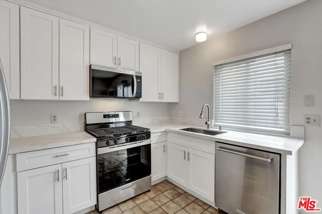 82 Eagle #43, Irvine, CA 92604 - Image #1