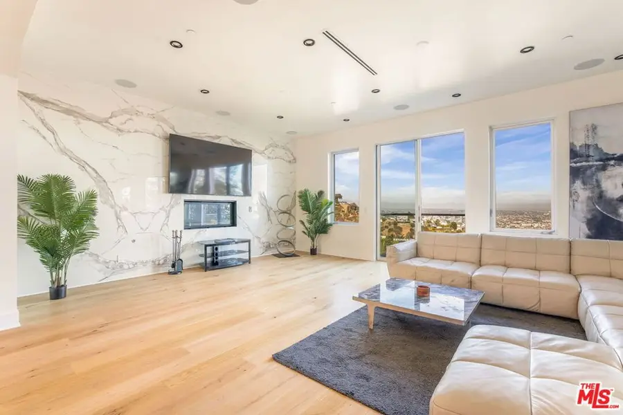 1610 Viewmont Drive, Los Angeles, CA 90069 - #3