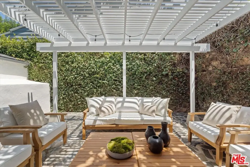 560 N Croft Avenue, West Hollywood, CA 90048 - Image #1