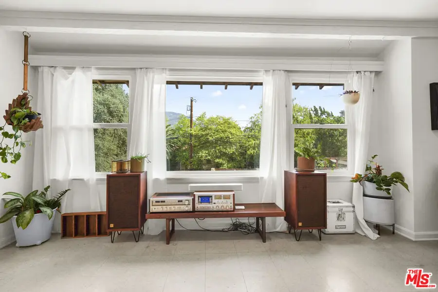 9747 Haines Canyon Avenue, Tujunga, CA 91042 - Image #2