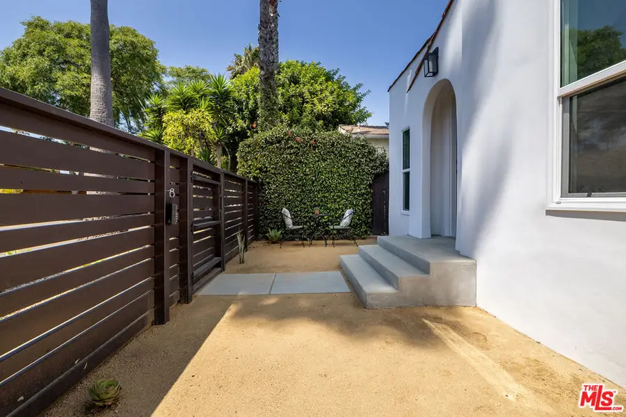 2354 Ocean Avenue, Venice, CA 90291 - #2