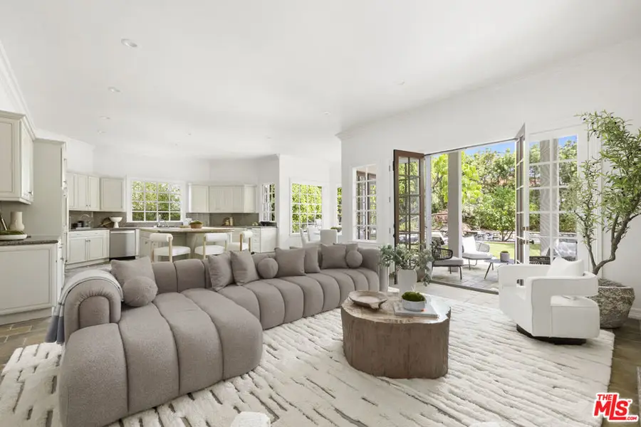 154 N Carmelina Avenue, Los Angeles, CA 90049 - Image #3