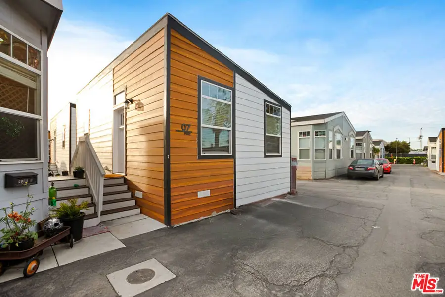 8250 Lankershim Boulevard #29, North Hollywood, CA 91605 - #2