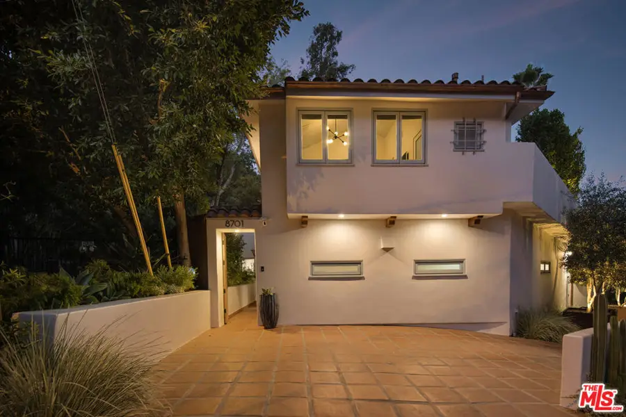 8701 Wonderland Park Avenue, Los Angeles, CA 90046 - Image #3