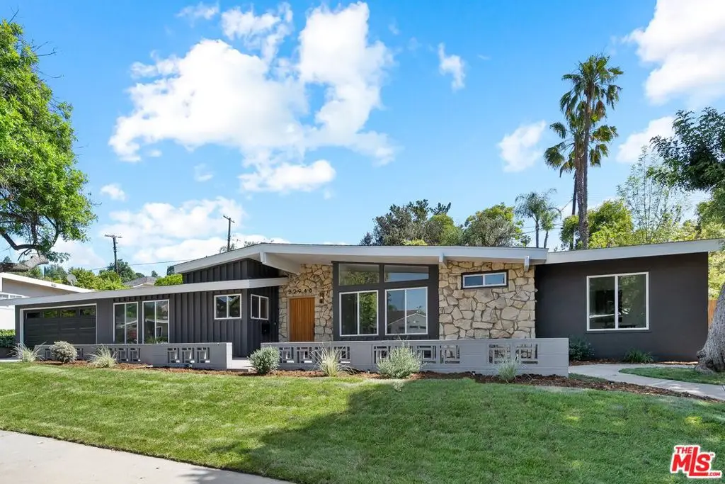 22946 Brenford Street, Woodland Hills, CA 91364 - Image #1